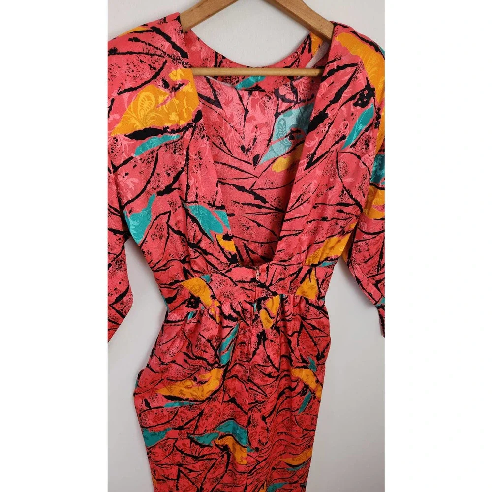 Vibrant 80s Party Dress - Picture 4 of 9